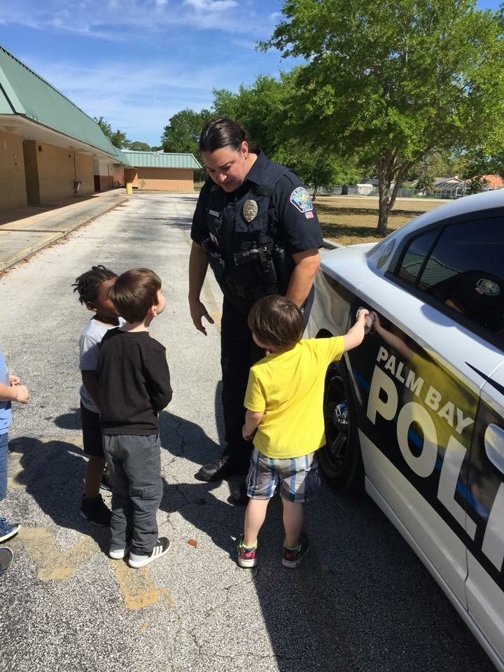 CRU Officer Rogers visiting kids at school